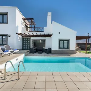  Villa Ereza Villas Camelot