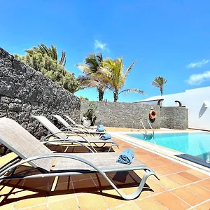 Villa Mamma Mia Pool Heat Private & Jacuzzi, Playa Blanca (Lanzarote)